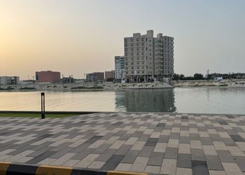 استديو هادئ بسرير ماستر 