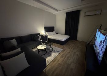 استديو هادئ بسرير ماستر 