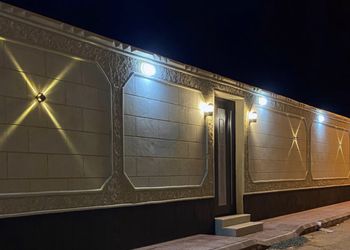 شاليه بمسطح اخضر  ومسبح خارجي