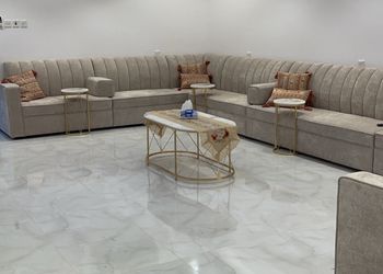 شاليه بمسطح اخضر وجلسة خارجية 