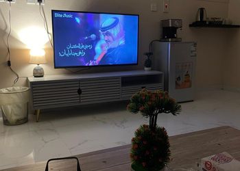 استديو بسرير ماستر وجلسة 