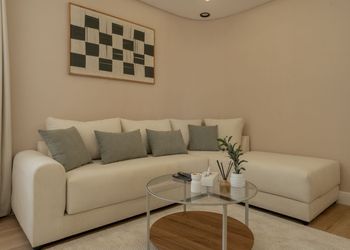 استديو بسرير ماستر وجلسة جانبية