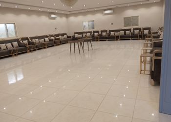 استراحة بمسطح اخضر ومجالس