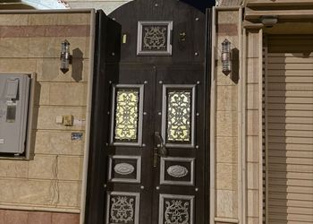 استديو بسرير ماستر وجلسة جانبية