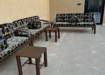 شقة بثلاث غرف نوم وصالة جلوس