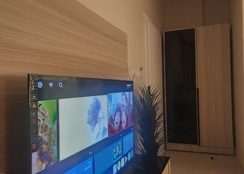 استديو بأثاث مريح وبسيط 