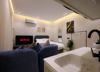 استديو بدخول ذاتي