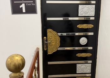 استديو بسرير ماستر وأثاث مريح 