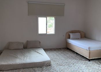 استراحة بمجلس بإطلالة على الجبل
