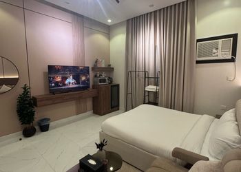 استديو بسرير ماستر وجلسة جانبية