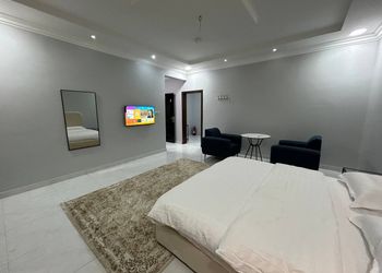استديو بسرير ماستر وجلسة جانبية 
