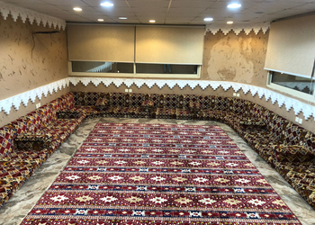 استراحة بإطلالة على مسبح وجبل