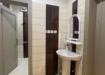 استديو بسرير ماستر وأثاث مريح 