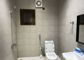 شاليه بمسطح اخضر ومسبح 