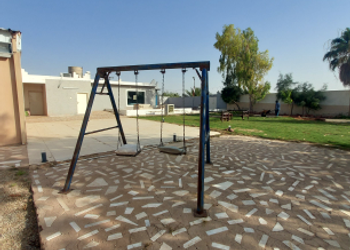 مزرعة بطراز شعبي وملحق خارجي