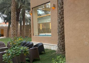 مزرعة بمناظر خلابة وجلسة خارجية 