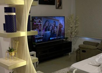 استديو بسرير ماستر وجلسة جانبية