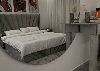 استديو هادئ بسرير ماستر
