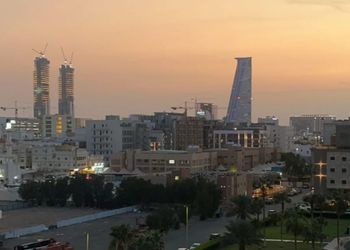 استديو بسرير ماستر وجلسة جانبية
