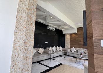 شاليه بمسبح وألعاب اطفال