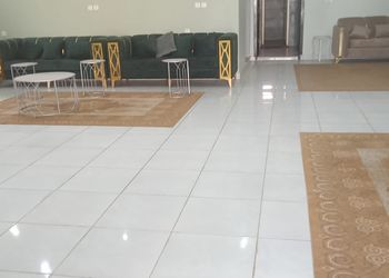 شاليه بألعاب أطفال ومسبح