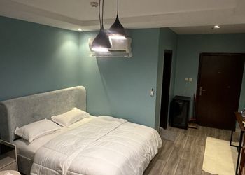 استديو بسرير ماستر