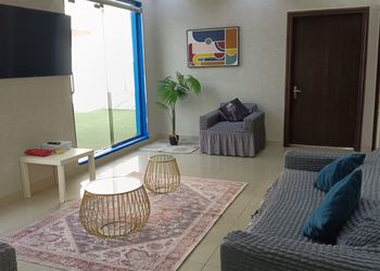 شقة غرفتين نوم وجلسة خارجية 