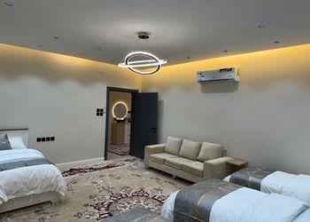 شقة بغرفتين نوم وأثاث هادئ