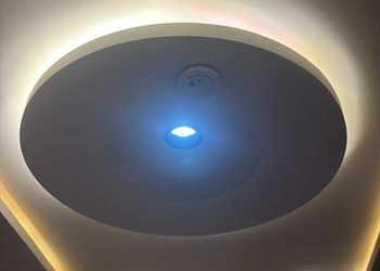 شقة بغرفة معيشة وغرفتين نوم 