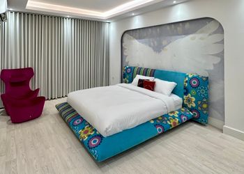 استديو بسرير ماستر وجلسة جانبية 