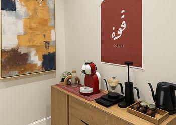 شقة بغرفتين نوم وصالة