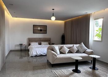 استديو مع حوش خاص بأثاث حديث