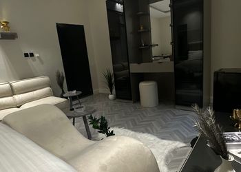 استديو هادئ بدخول ذاتي 