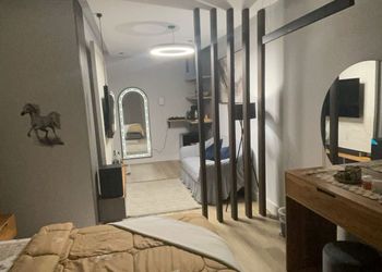 استديو هادئ بدخول ذاتي 