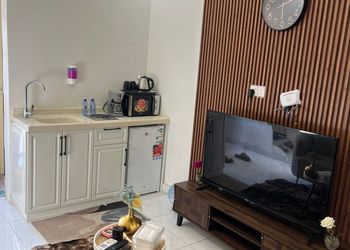 استديو بأثاث مريح وبسيط 