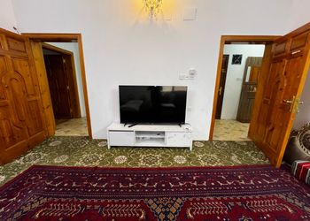 شقة بأثاث مريح وبسيط 