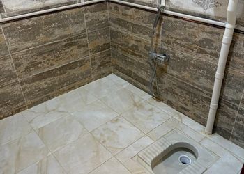 استديو بسرير ماستر وجلسة مريحة 