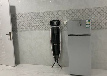 استديو بأثاث مريح وبسيط 