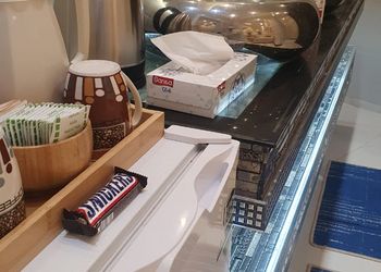 استديو بسرير ماستر وجلسة مريحة 