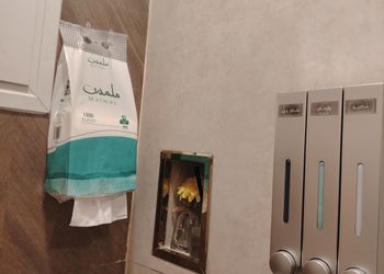 استديو بسرير ماستر وجلسة جانبية
