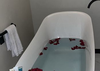 استديو بسرير فردي وجلسة 