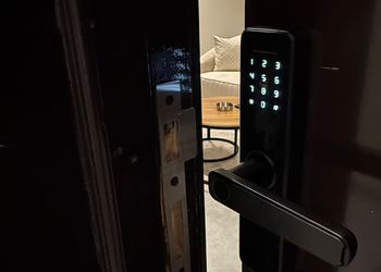 استديو هادئ بسرير ماستر 