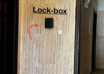 استديو أنيق بسرير ماستر وجلسة جانبية 