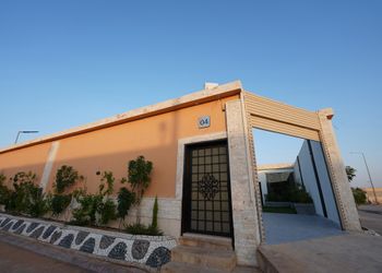 شالية بألعاب اطفال 