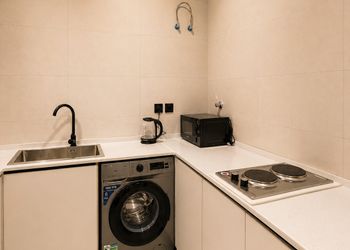 استديو بسرير ماستر