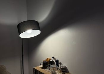 استديو بأثاث مريح وبسيط 