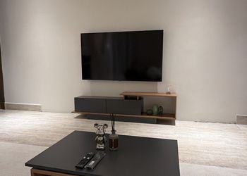 استديو بسرير ماستر وجلسة جانبية 