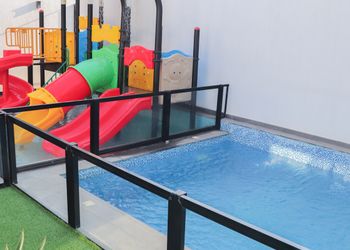 منتجع بألعاب أطفال