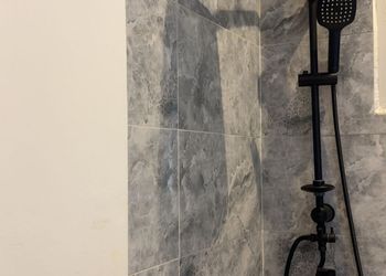 استديو بأثاث مريح وبسيط 