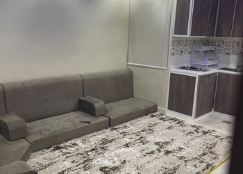 شقة بغرفة معيشة وغرفة نوم 